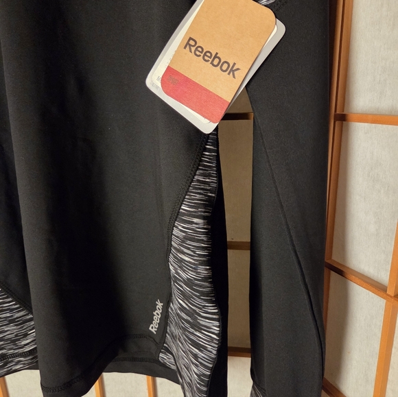 NWT WOMENS REEBOOK ACTIVE SLIM MOISTURE WICK BLACK POLYESTER HOODIE SIZE SMALL - Picture 3 of 8